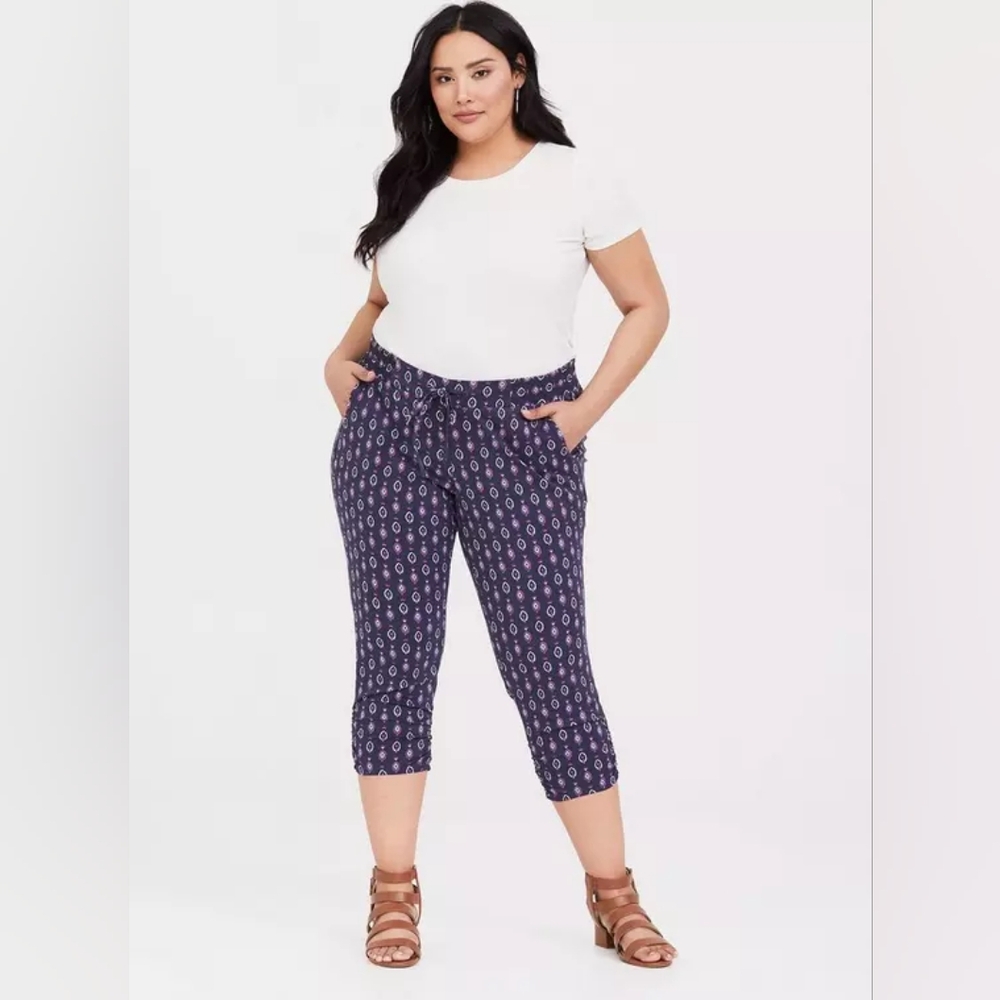 Torrid Blue Patterned Capris